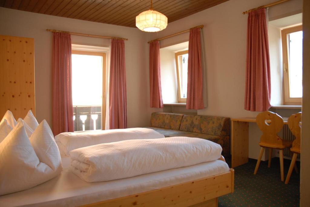 Hotel B&B Gasthof Zur Linde Rio di Pusteria Room photo